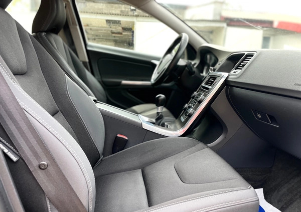Volvo V60 cena 29999 przebieg: 253189, rok produkcji 2013 z Stalowa Wola małe 781